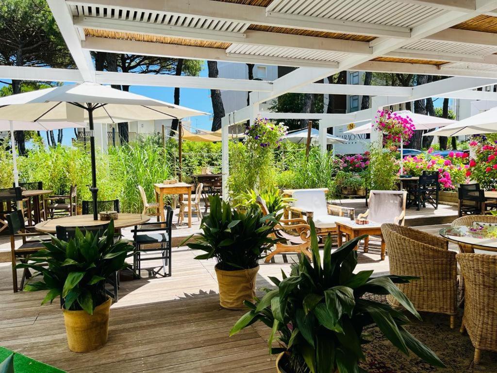 Hotel Saraceno Resort With Private Beach Milano Marittima Exterior photo