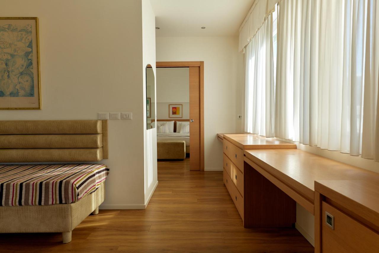 Hotel Saraceno Resort With Private Beach Milano Marittima Exterior photo