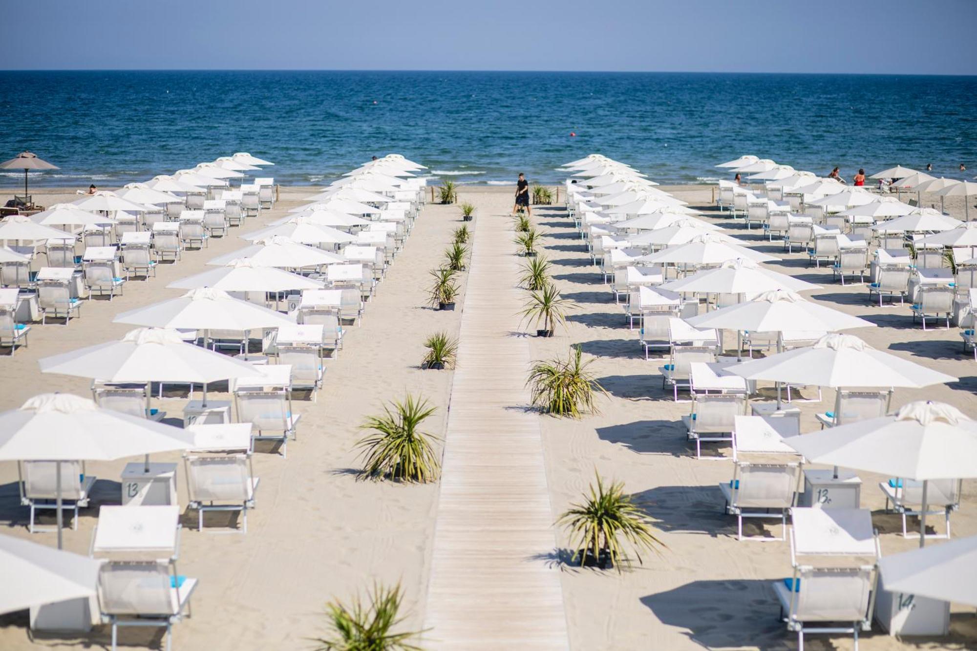 Hotel Saraceno Resort With Private Beach Milano Marittima Exterior photo