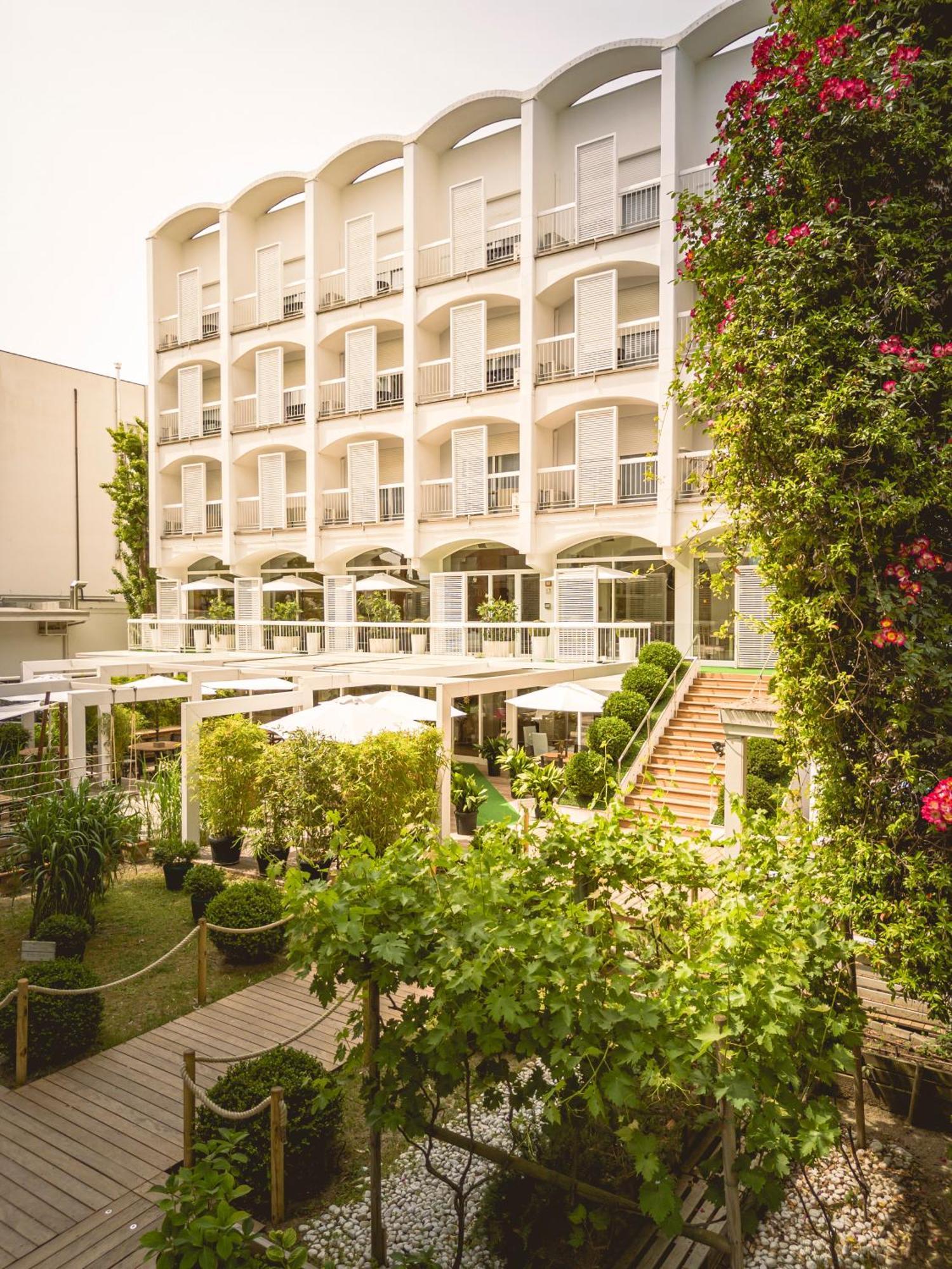 Hotel Saraceno Resort With Private Beach Milano Marittima Exterior photo