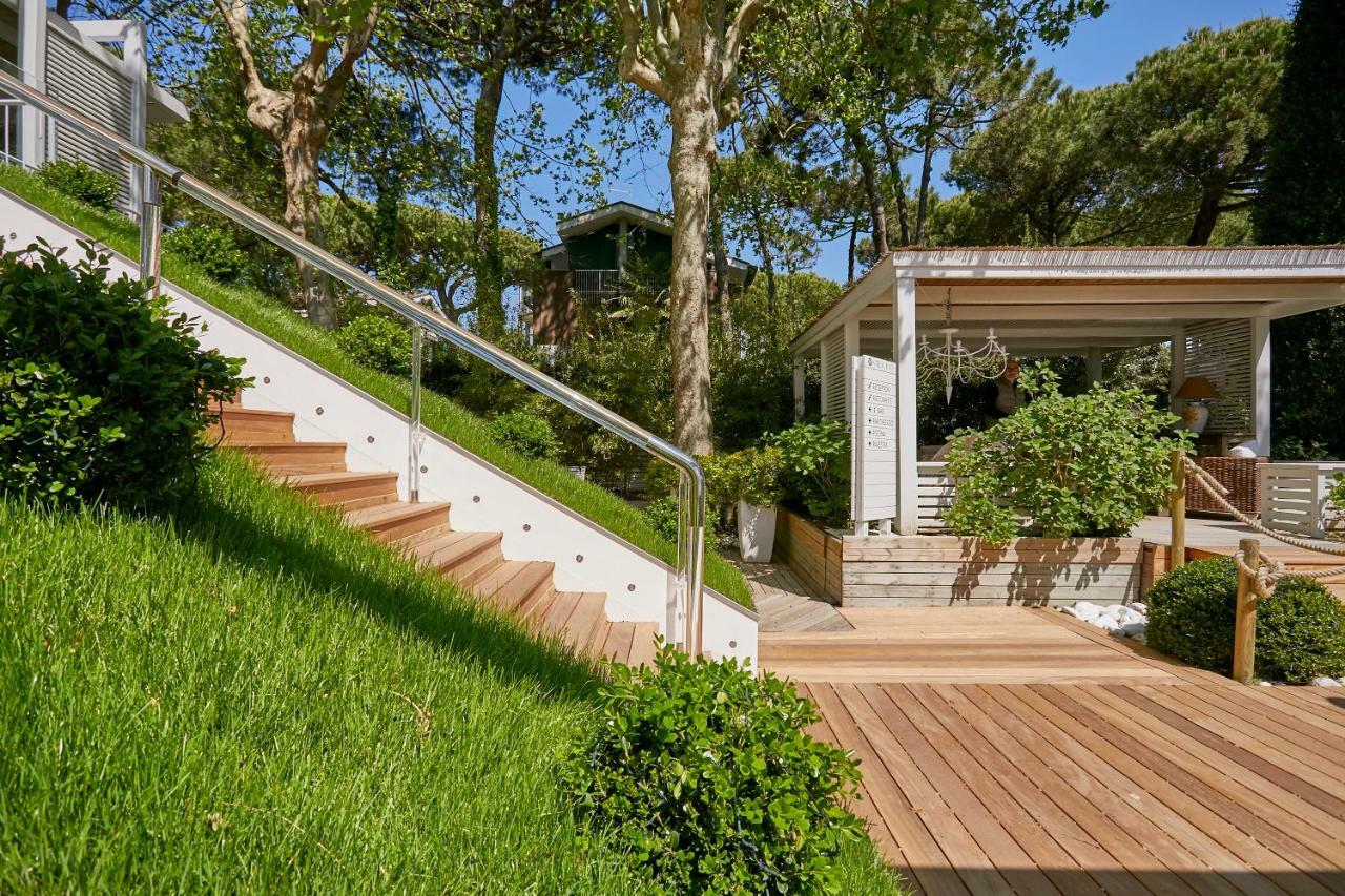 Hotel Saraceno Resort With Private Beach Milano Marittima Exterior photo